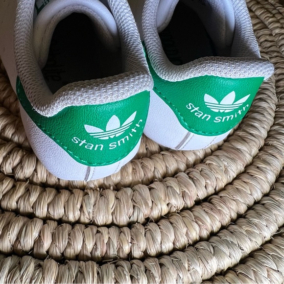 Stan Smith Crib Sneaker - Picture 2 of 5